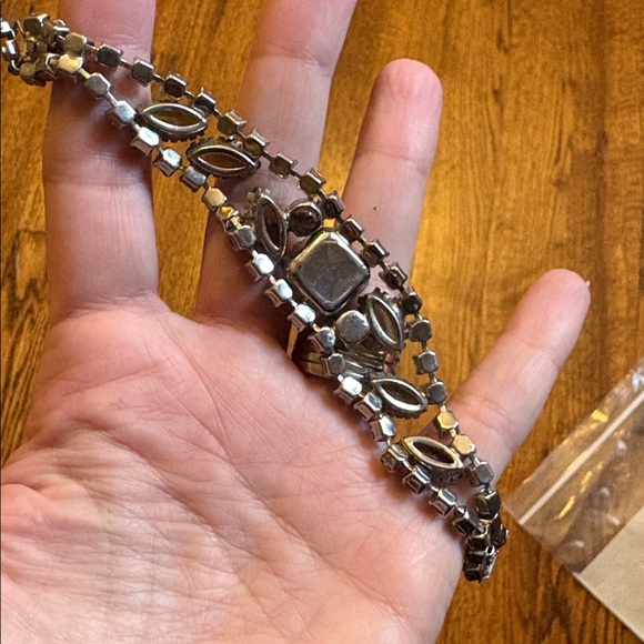 Vintage Glass Rhinestone Jewelry Set Necklace, Bracelet, Clip Earrings, Pin - Picture 8 of 10